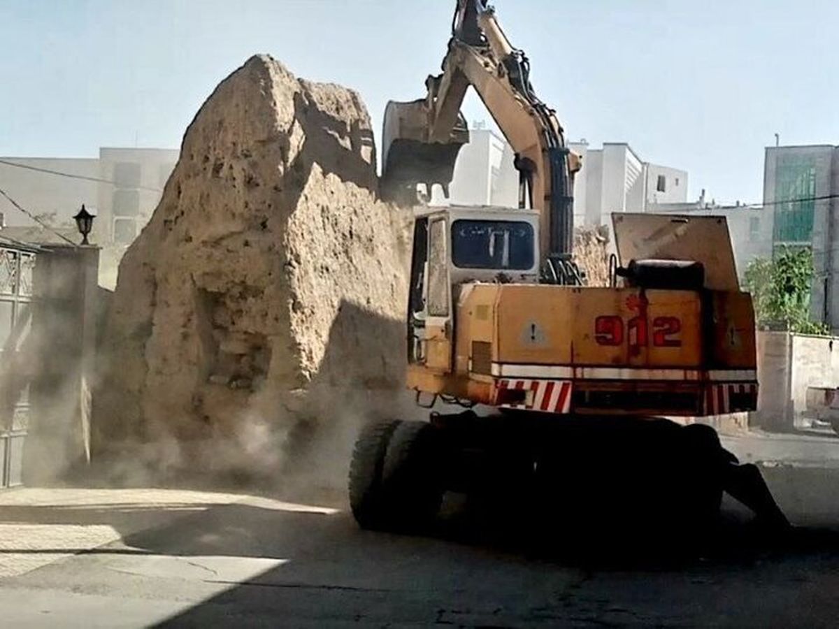 تخریب باروی دوره هخامنشی توسط شهرداری گلپایگان