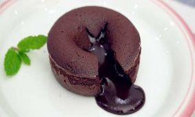 کیک شکلات داغ؛ بمب شکلاتی خوشمزه