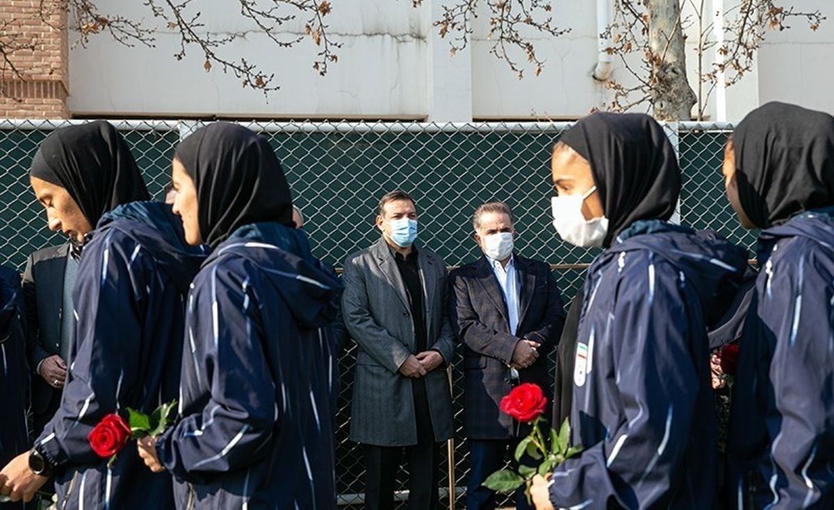 امیدواری اهالی و پیشکسوتان به تیم ملی فوتبال بانوان/ عزیزی خادم: خط قرمز ما در تیم ملی نظم و اخلاق است