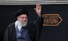 قابی ماندگار از حضور شهید خامنه‌ای در میان رزمندگان دفاع مقدس