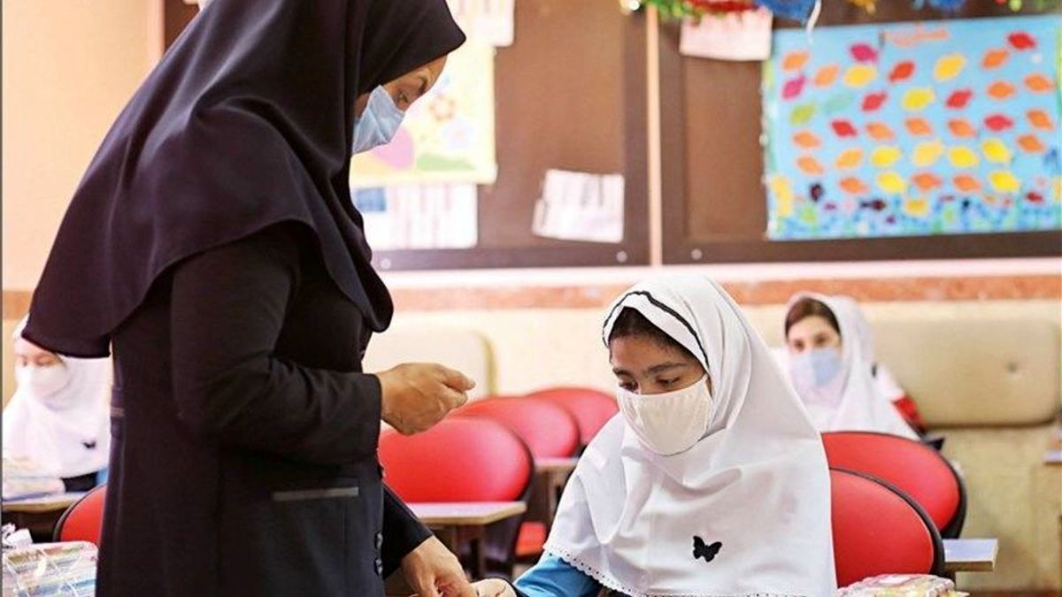 برخی معلمان استخدام ۱۴۰۱: از مهر حقوق دریافت نکرده‌ایم