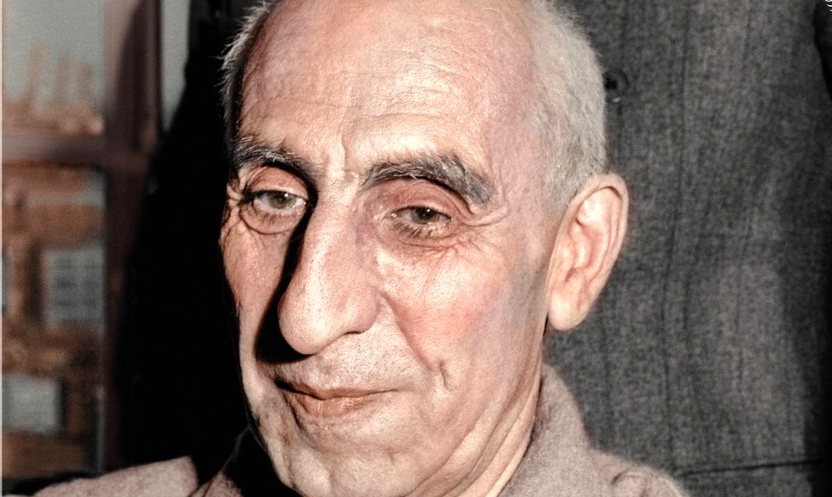 گزارش‌ های زهرآگین خارجی‌ از ایران ۱۳۳۲، ایرانی‌ ها دروغگو، پیژامه پوش و تنبل‌ اند