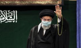 عکسی از پوشش متفاوت فرماندهان بلندپایه نظامی در محضر رهبری