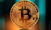بیت‌کوین به کف قیمت دو هفته اخیر سقوط کرد

