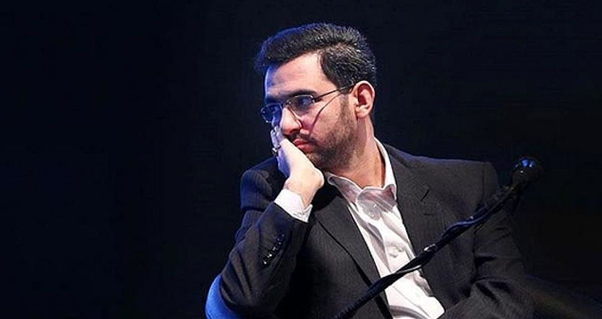 آذری جهرمی: پیرمرد‌های پرحاشیه سیاست برای اخذ سهم از دولت جدید در حال نبرد هستند

