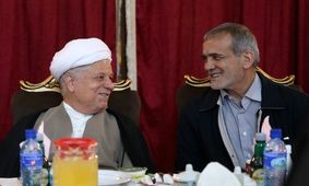 مسعود پزشکیان بر سر مزار آیت‌آلله هاشمی/ عکس