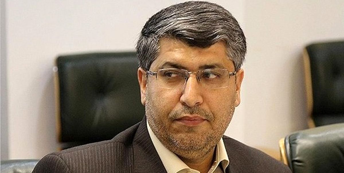 کریمی: رئیس جمهور عدم ایفای وظایف خود را به کمبود اختیاراتش ربط ندهند/ روحانی فرافکنی نکند