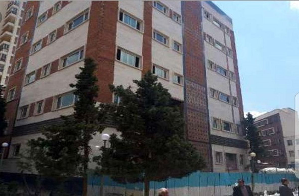 ساخت بنای ۷ طبقه در داخل یک مجموعه میراثی بدون کسب پروانه