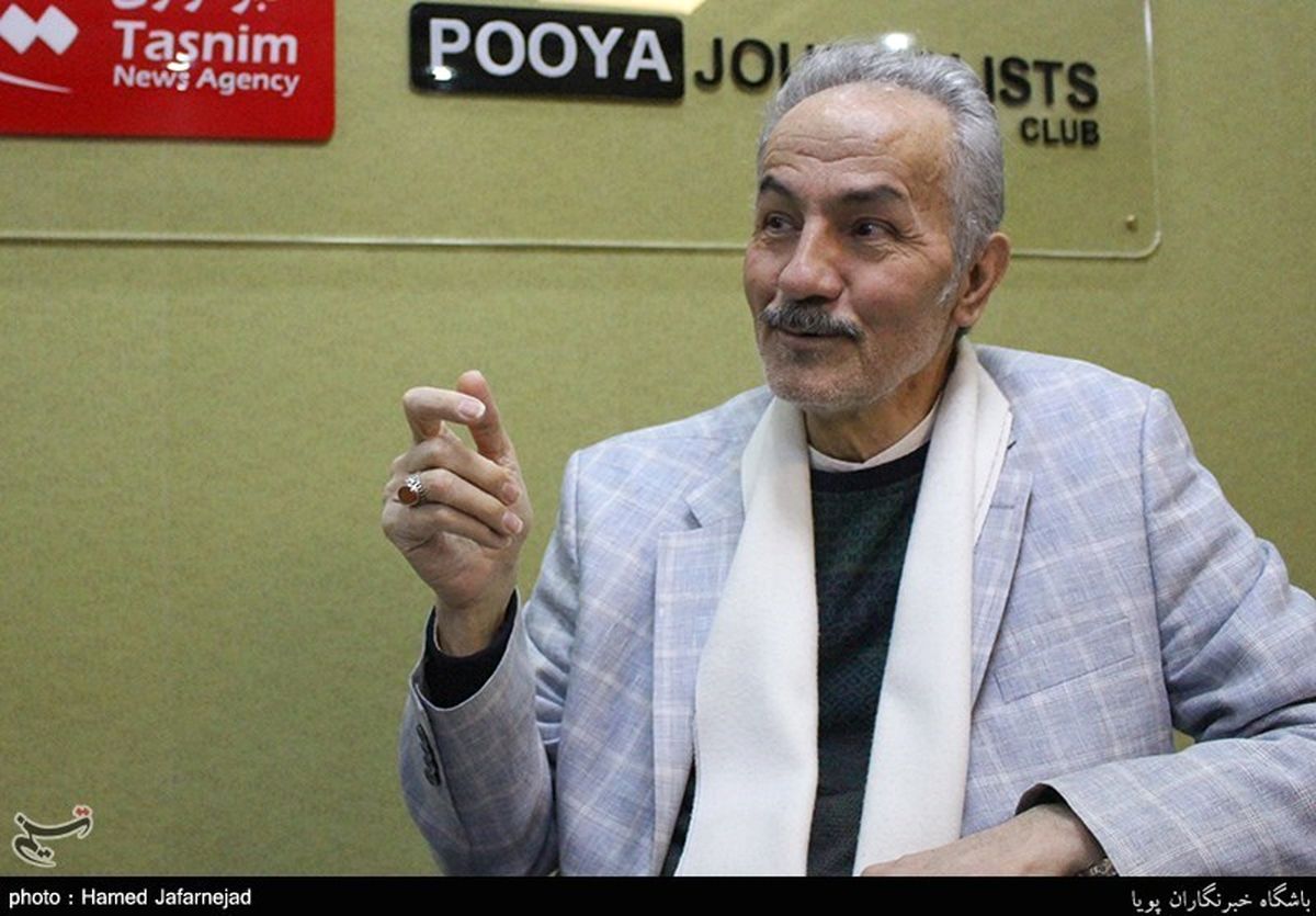 لگوی فیلم محمد رسول الله (ص) را با انگشت نوشتم