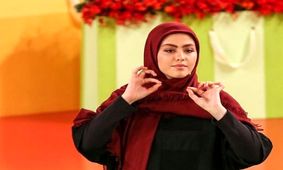 سلفی ریحانه پارسا با گلاب آدینه پشت صحنه یک نمایش