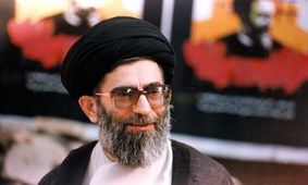 رهبر انقلاب در زندان به چه چیزی پناه می‌بردند؟