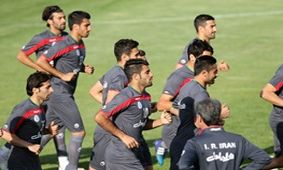 کی‌روش چهار بازیکن را خط زد