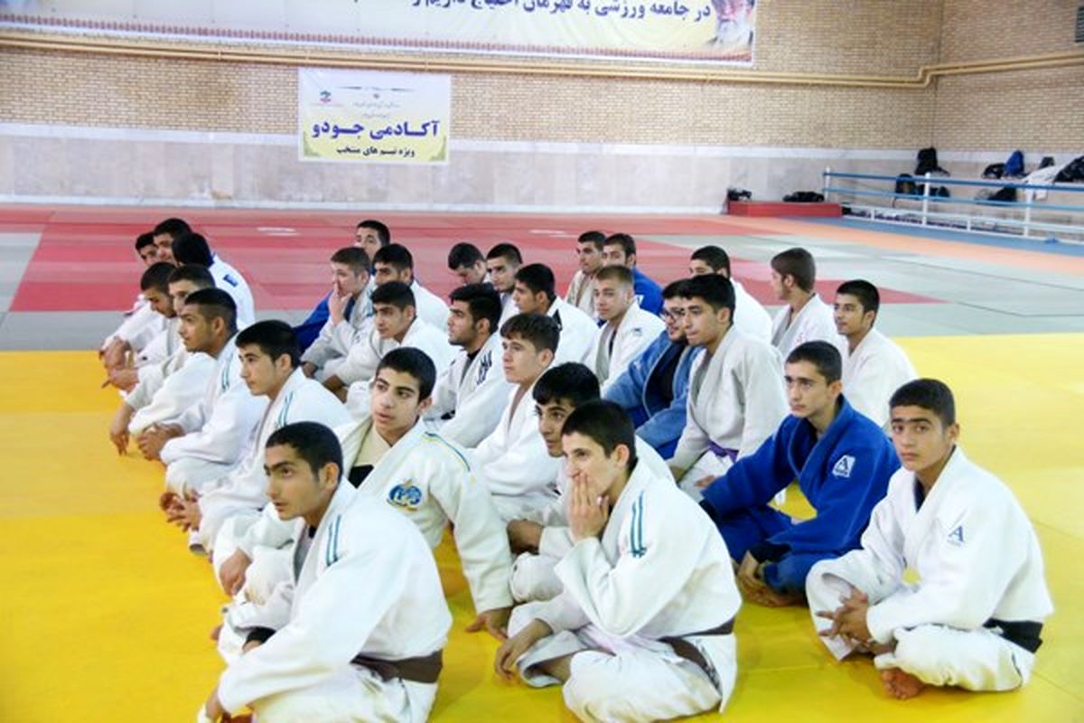 لرستان قهرمان شد؛ جایگاه سوم به زنجانی‌ها رسید
