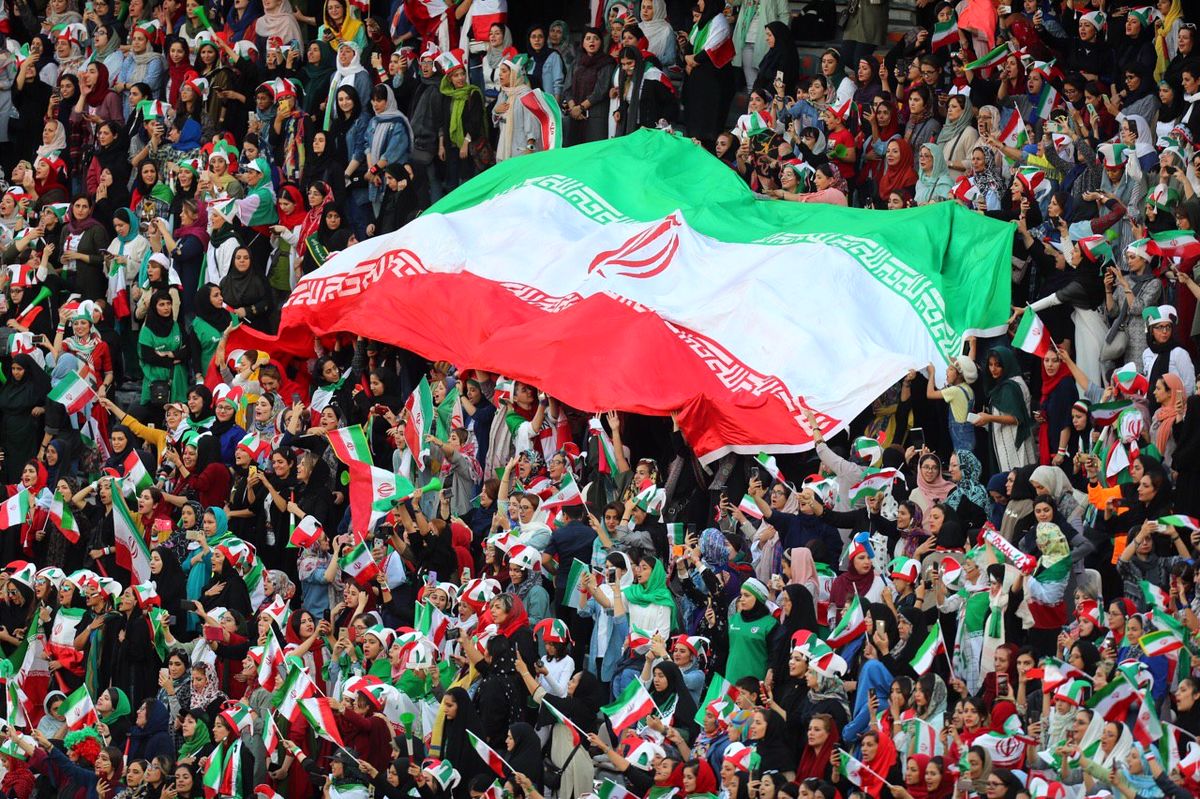 سرود ملی و حرکت توهین‌آمیز تماشاگران بحرینی