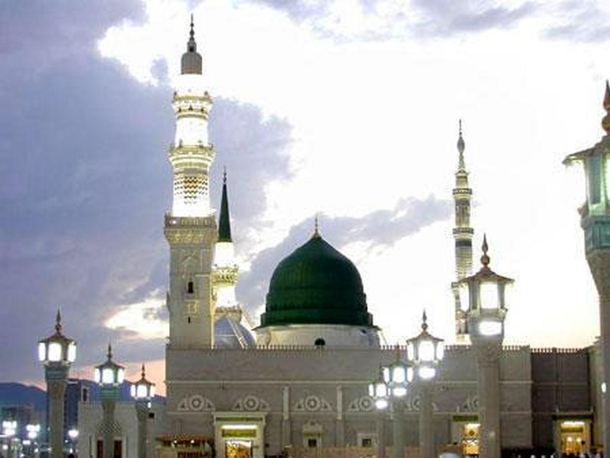 پیامبر(ص) در آخرین لحظات عمرشان چه گفتند؟/ داستان عجیب مردی که خواست رسول خدا(ص) را حد بزند
