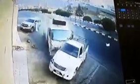 تصادف با خاور به دلیل دور زدن ناشیانه وانت + فیلم