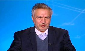 روايت عطاءالله مهاجرانى از يك بام و دو هواى بى بى سى فارسى