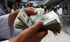 10شغل عجیب اما پردرآمد جهان را بشناسید / از ایستادن در صف تا تکان دهنده کوه یخ
