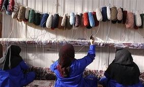"قالیبافان بدون بیمه" انگیزه‌ای برای تولید ندارند/ ۵۷ هزار قالیباف اصفهانی تحت پوشش بیمه