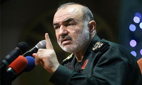 عکسی از فرمانده کل سپاه با پوشش متفاوت