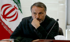 سیاست‌زدگی، اقتصاد را عقب‌مانده کرده است/ نگاه سیاسی دولت به صنعت