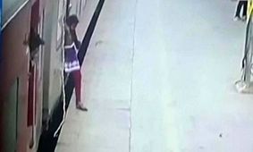 لحظه وحشتناک قطع شدن پای مسافر در ایستگاه قطار + فیلم