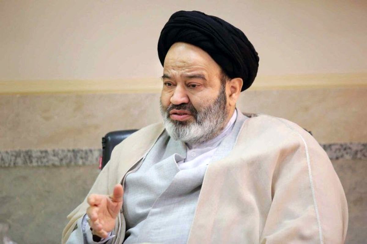 به‌عنوان یک طلبه از جامعه پزشکی پوزش می‌خواهم