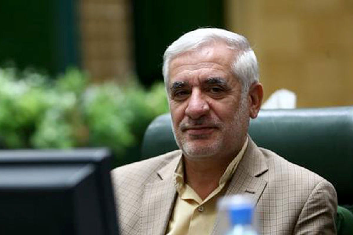 نماینده ملکان از محمود صادقی شکایت کرد