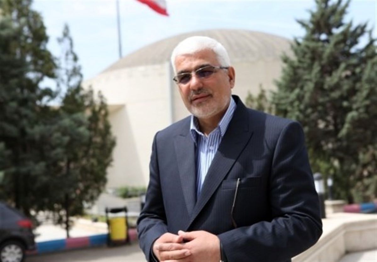 ظرفیت تولید آب سنگین اراک به ۲۰ تن در سال افزایش یافت/ رونمایی از ۷۰ دستاورد جدید هسته‌ای در فروردین ۹۹