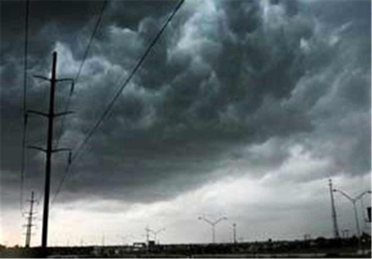 ‌تندباد ‌اردبیل را درمی‌نوردد