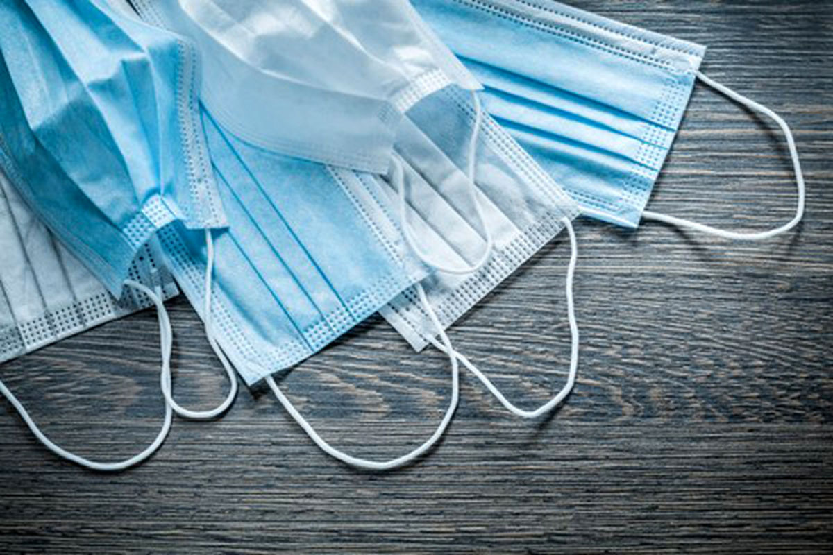 سمت رنگی ماسک باید به کدام طرف باشد؟