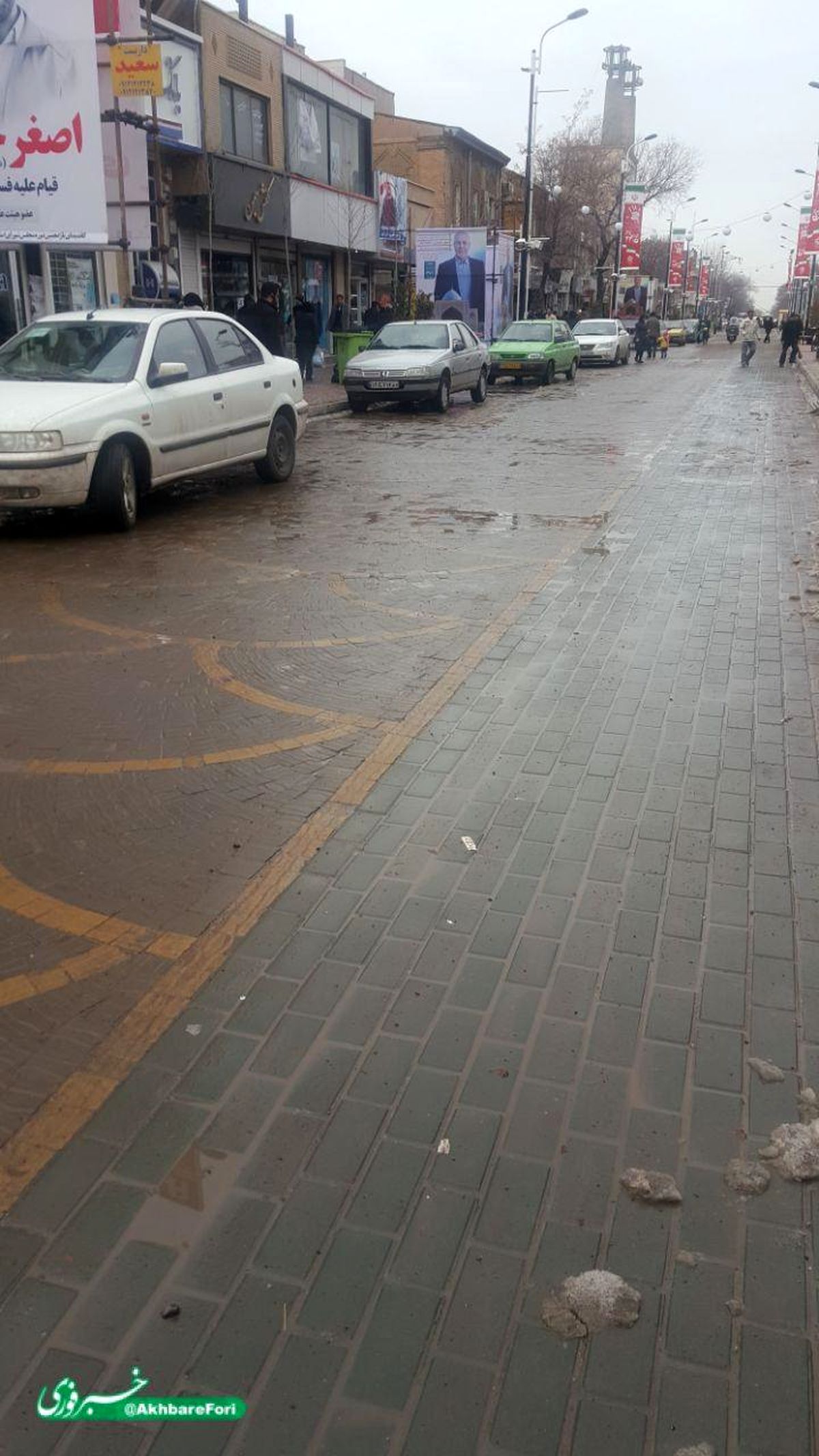 انتقاد از پارکینگ شدن یک پیاده رو