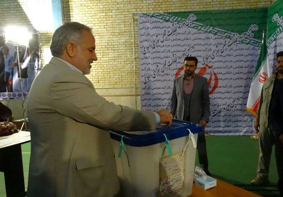 استاندار سیستان و بلوچستان رأی خود را به صندوق انداخت