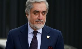 عبدالله عبدالله در حلقه طرفدارانش در مراسم تحلیف به عنوان رئیس جمهور جدید افغانستان / فیلم