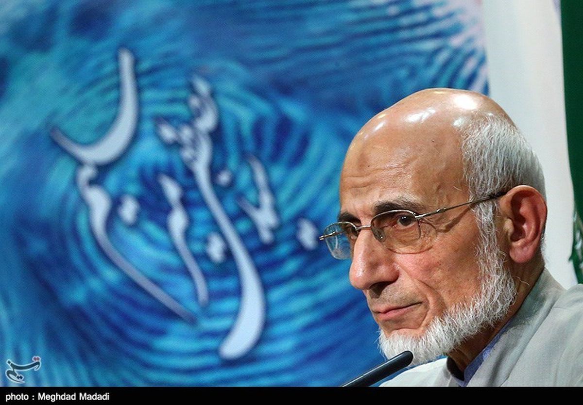 "روحانی" برای بیکاری کردستان کار خاصی انجام نداد/مشکلات کردستان با ۴ مجوز مطبوعاتی برطرف نمی‌شود