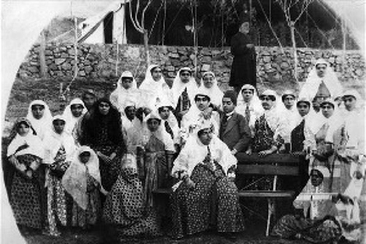 ناگفته های جنسی زنان حرمسرای قاجار؛ از تنبیه بدنی تا شب زفاف