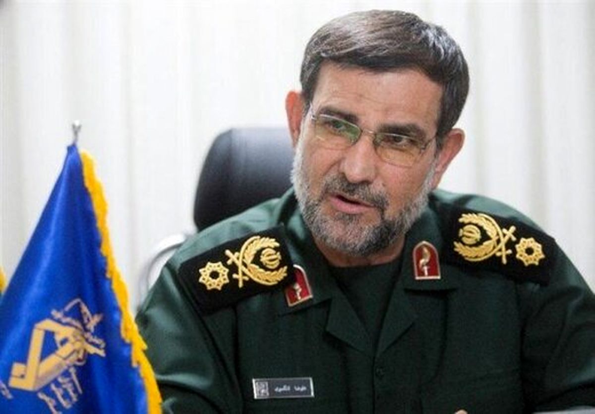 هشدار جدی فرمانده نیروی دریایی سپاه به آمریکا: مانند یک شاهین دنبالتان می‌کنیم/ به آمریکایی‌ها اخطار دادیم از منطقه تمرین ما خارج شوند