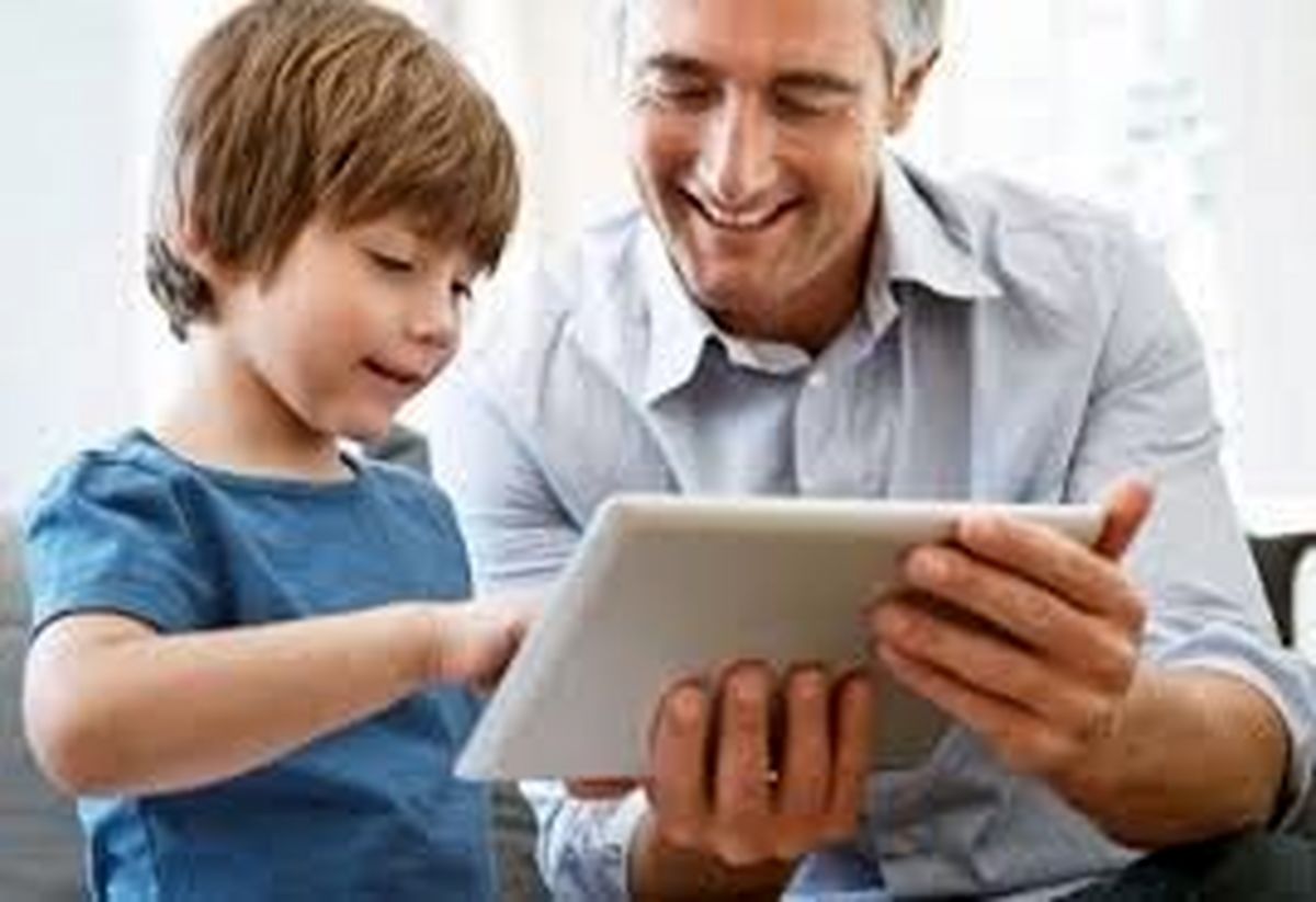 کودکان زیر ۱۸ سال باید موبایل داشته باشند؟