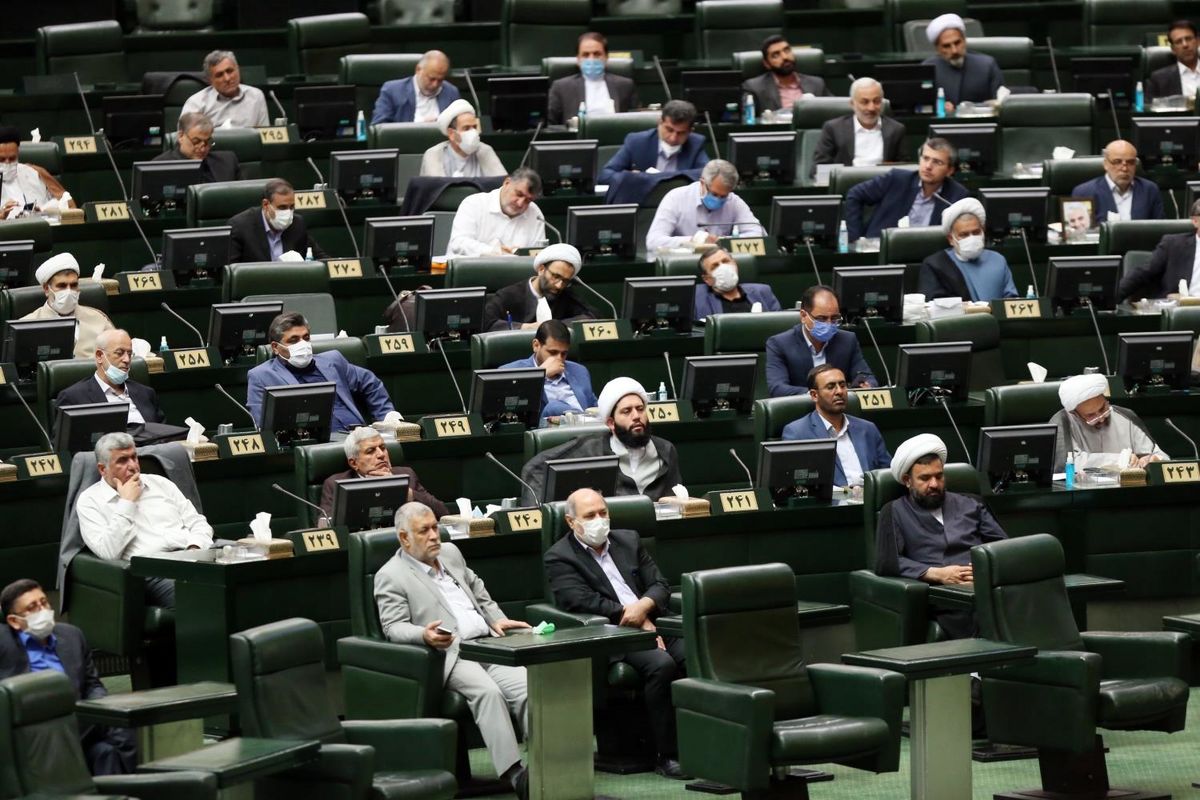 غیبت ۲۶ نماینده در آغاز نشست علنی امروز مجلس