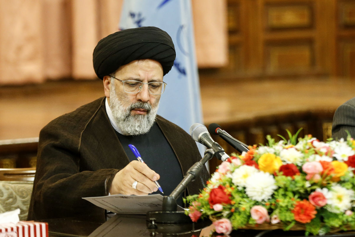 بخشنامه « لزوم اجرای عدالت و رسیدگی منصفانه به اتهامات مرتکبان جرائم سیاسی» ابلاغ شد