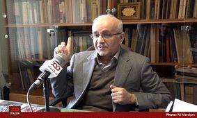سیاست ارزی کشور شفاف و واقع بینانه نیست