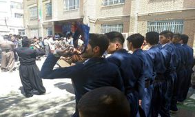 انتخابات همراه با رقص کردی