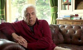 ابراهیم گلستان: آن عکسِ احمدی‌نژاد گویای وضعیت ماست