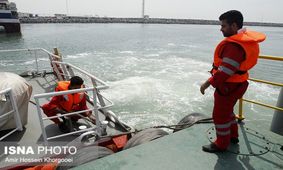 نجات هشت سرنشین یک لنج باری در نزدیکی ابوموسی