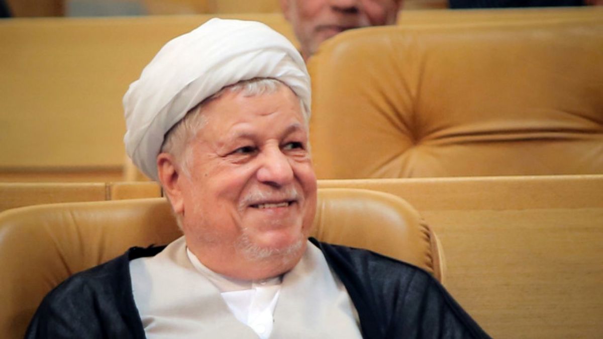 محسن کنگرلو ابزارآلات اطلاعاتی و عملیات تخریب را آورد، تماشا کردم
