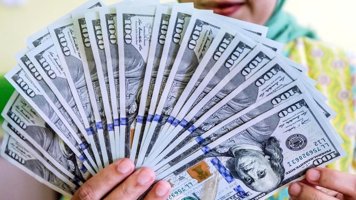 هر صدهزار تومان در ۵۰ سال اخیر چند دلار بوده است؟