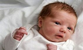 لحظه ربوده شدن نوزاد در فروشگاه/ ویدئو