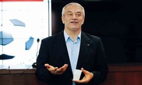 سرگیجه کفاشیان از قیمت بازیکنان، دلار، خودرو و مسکن!
