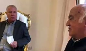 بغض ابراهیمی کنار علی پروین شکست/ ناراحتی شدید پیشکسوت فوتبال به علت فوت همسرش/ ویدئو