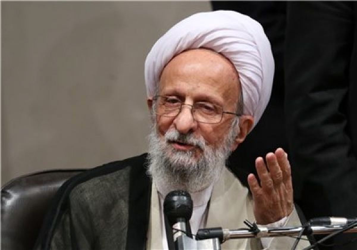 آیت‌الله مصباح یزدی: معنای ‌آتش به اختیار تشخیص وظیفه و عمل به آن است
